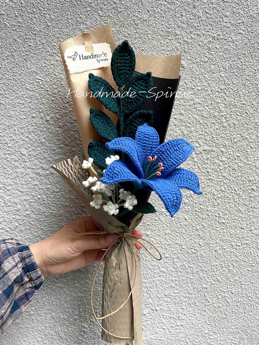 Baby’s Breath + Blue Lily Crochet Knit Bouquet product image (3)