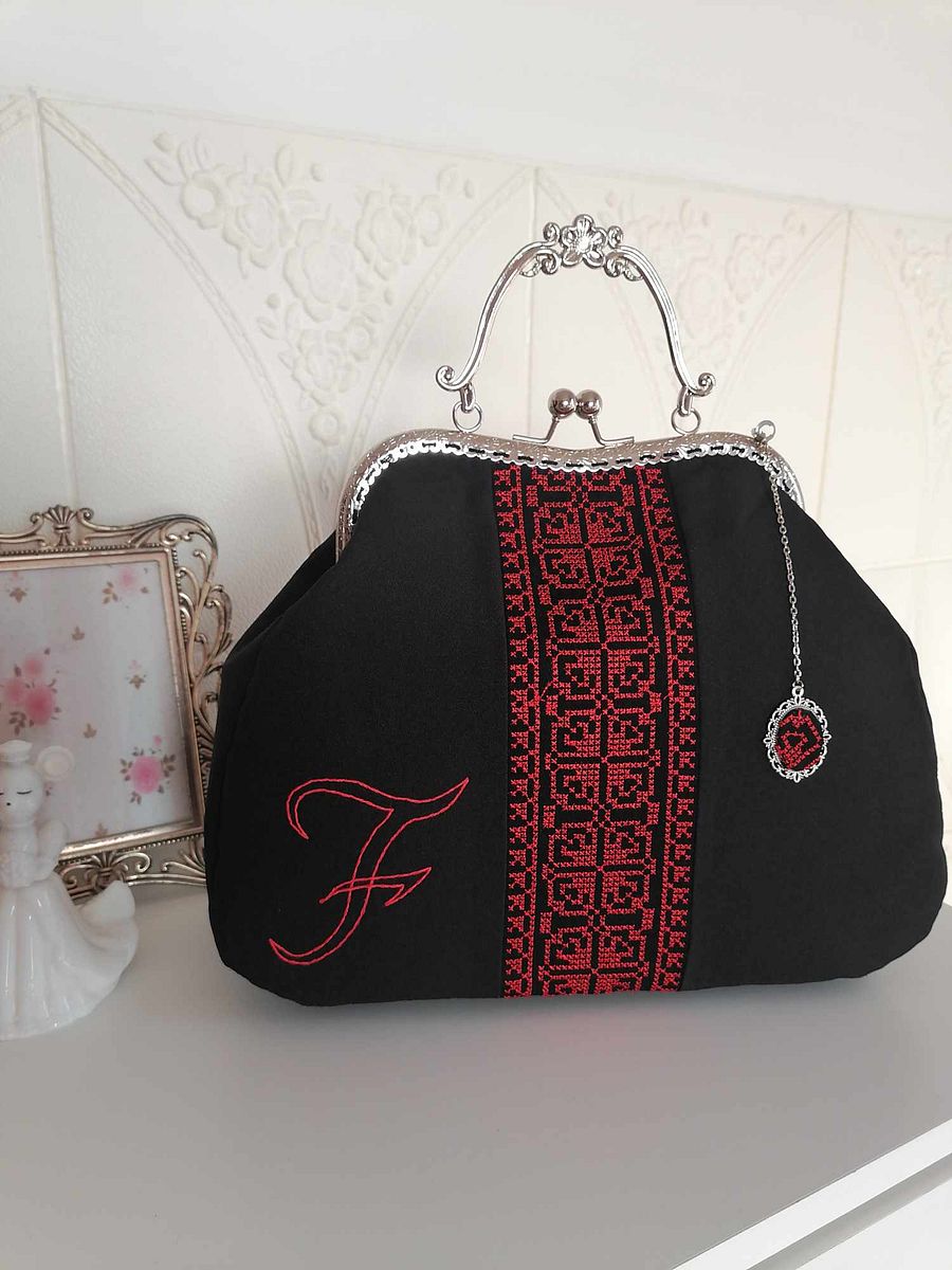 Traditional handbag style product image (4)