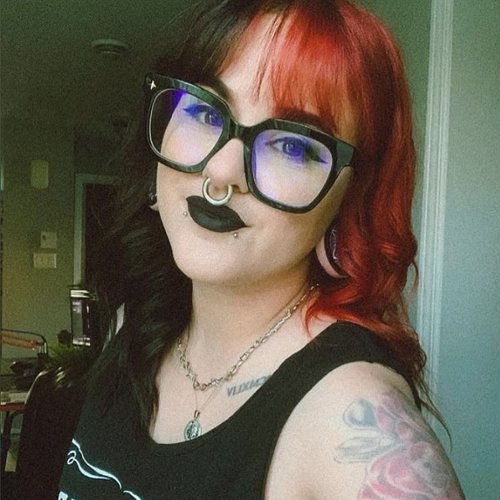 J’ai enfin pris la décision qui me trottais dans la tête depuis un an. Bye bye spookykiid, bonjour MaryyAddams! 🖤✨