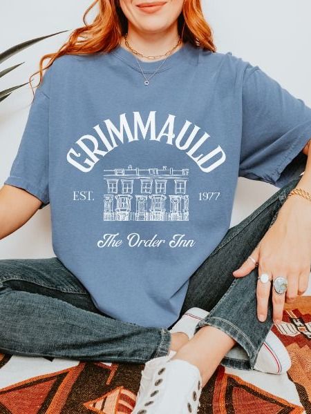 Grimmauld Inn Vintage Minimalist Style Shirt product image (40)