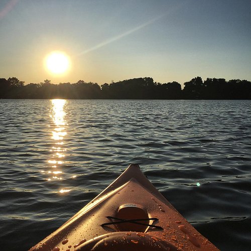 It’s about that time of year again. 
#warmweather #kayaking #silverlake #openwater #socialdistancing #happyplace #myhappyplace