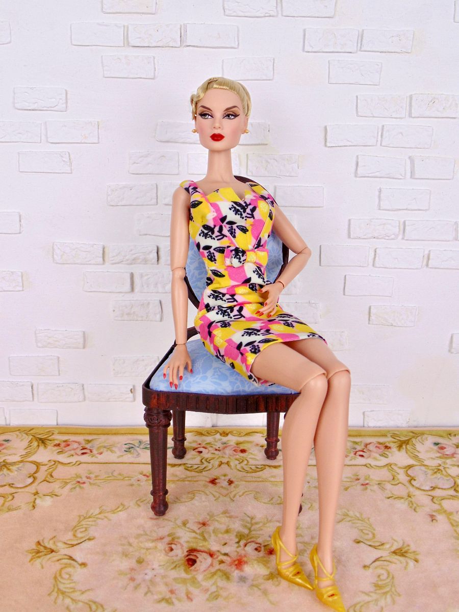 1:6 scale chair for 12” fashion dolls Blue product image (3)