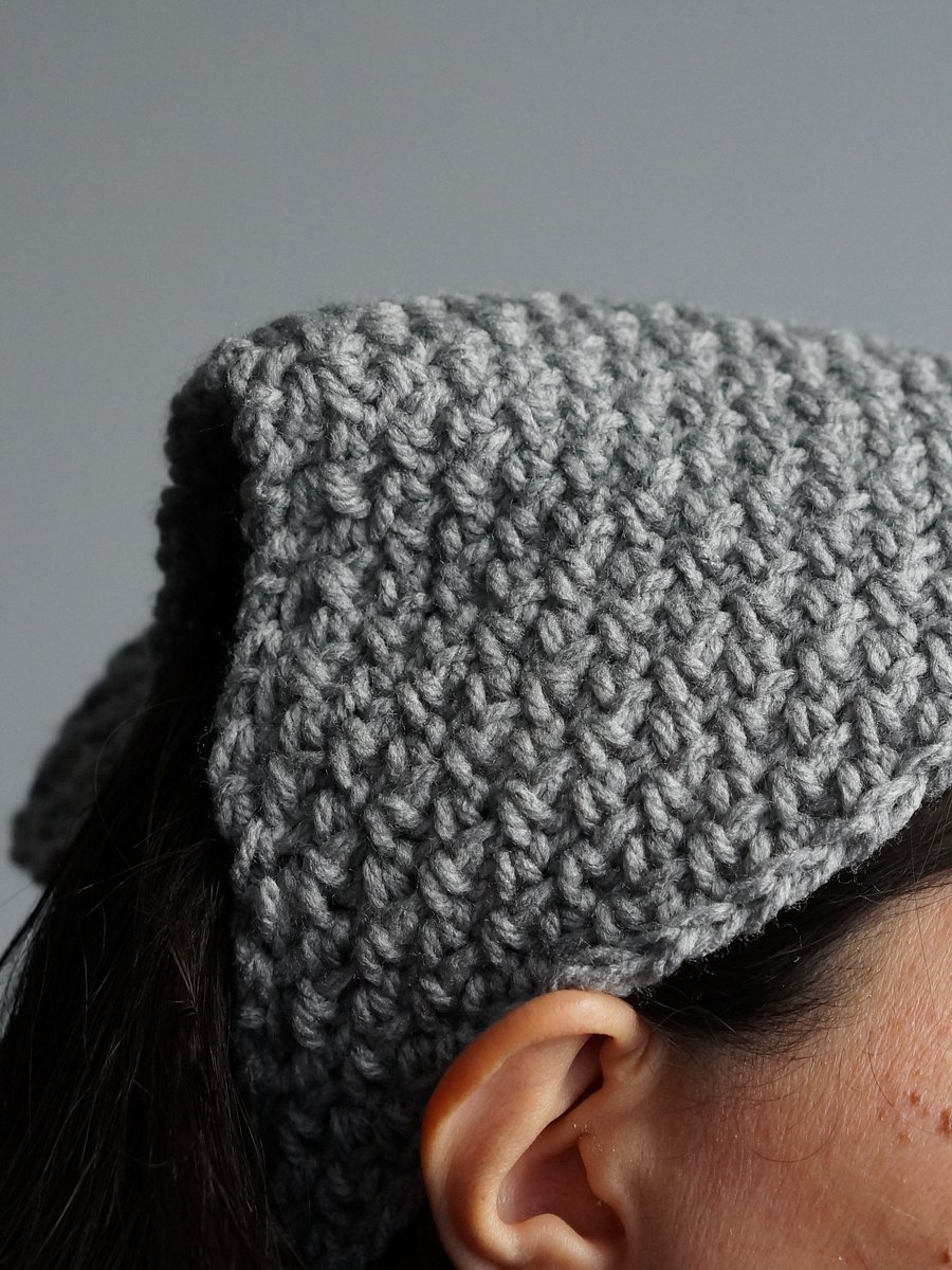 Moss stitch bandana pdf pattern product image (1)