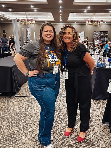 💫 MWBF ‘25 Recap 💫

I cannot thank @bees.glorious.reads and her team at @midwestbookishfest enough for such a great event. 💛 ...