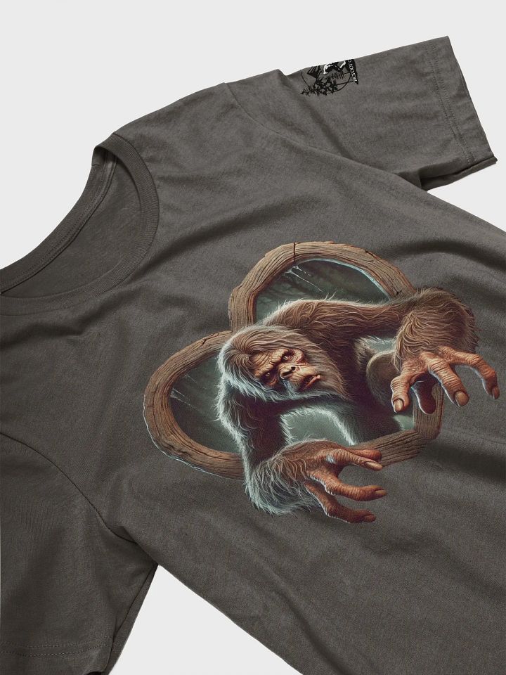 HEART STEALING BIGFOOT T-SHIRT product image (2)