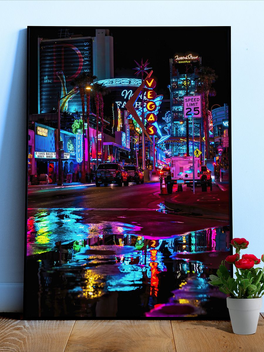 Neon night city: Las Vegas (synthwave/vaporwave/retrowave/cyberpunk) — aesthetic poster product image (1)