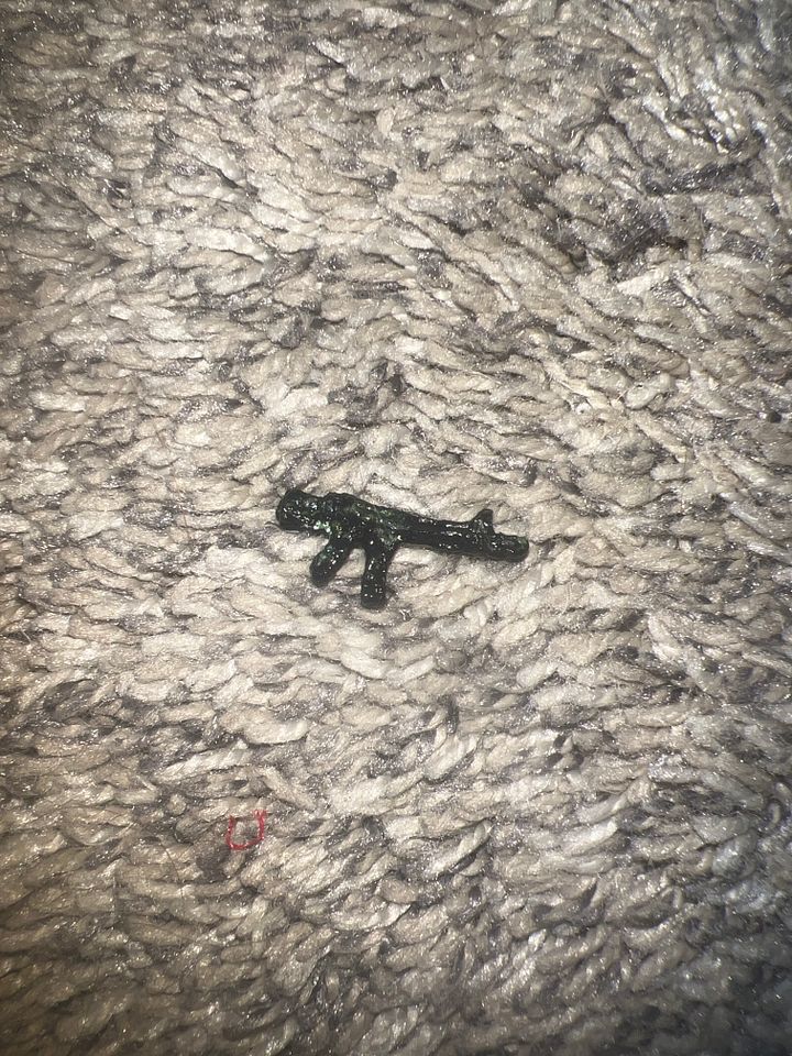 Assault rifle product image (1)