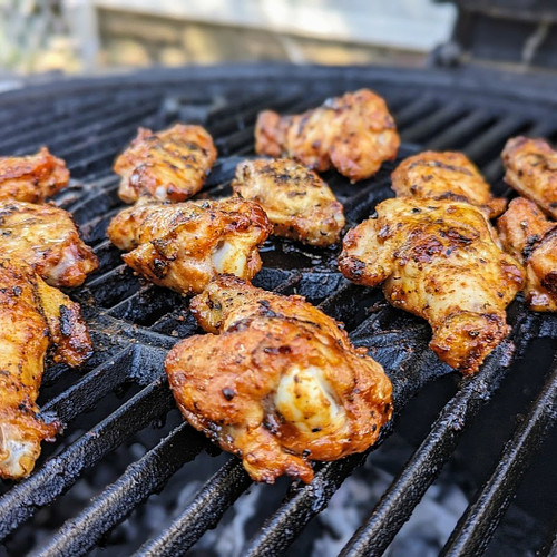 You want flats or drummies??? #wings #gameday #yum #chicken #bbq #grilling #grill #chickenwings #bbqwings
