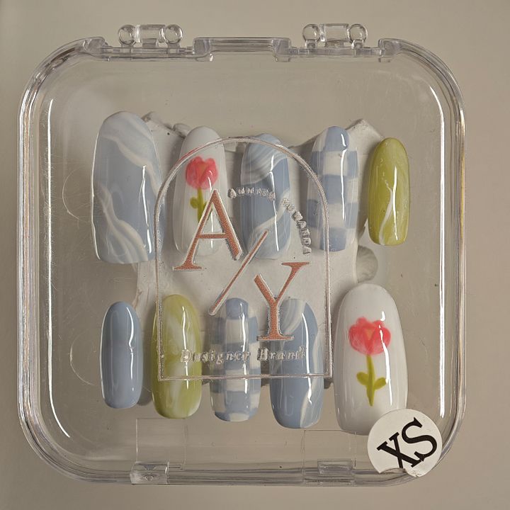 90's Tulip product image (1)