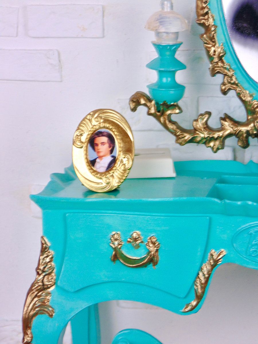 Refurbished vintage Susy Goose vanity for 12” fashion dolls AQUA product image (5)