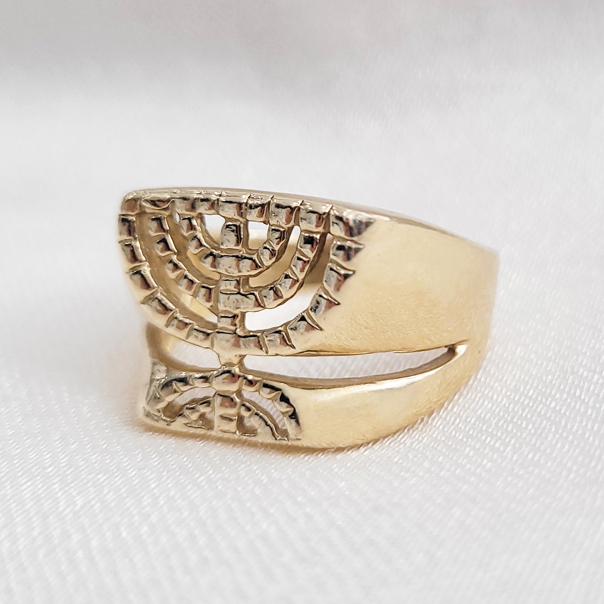 14 Karat Pure Gold Menorah Ring product image (2)