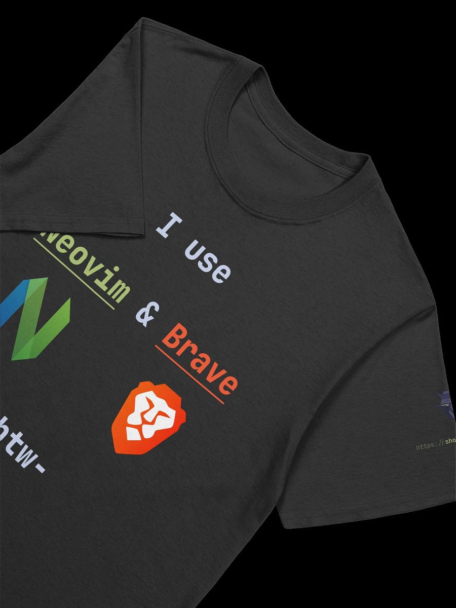 I use Neovim & Brave btw T-shirt product image (3)