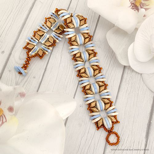 ✨ Tutorial coming soon! ✨
Hey guys! This is the Operetta Bracelet, which is a brand new design I came up with using all five ...