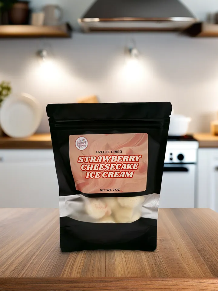 Strawberry Cheesecake Freeze Dried Ice Cream 🍓 (2oz) product image (1)