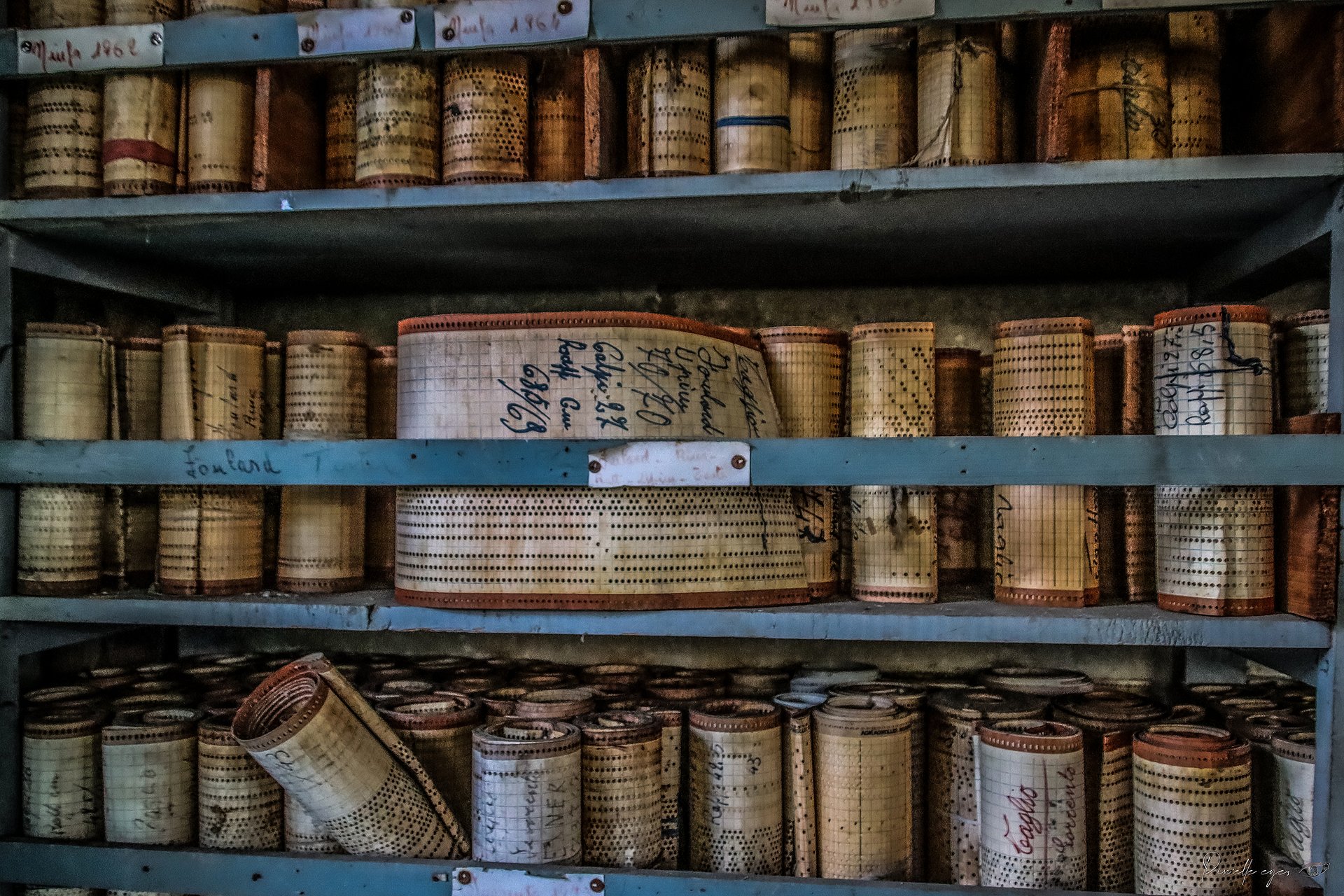 Fine Art – La Ouatteria – The Silent Code of Textiles – Urbex Series (Set of 3 Photos) product image (1)