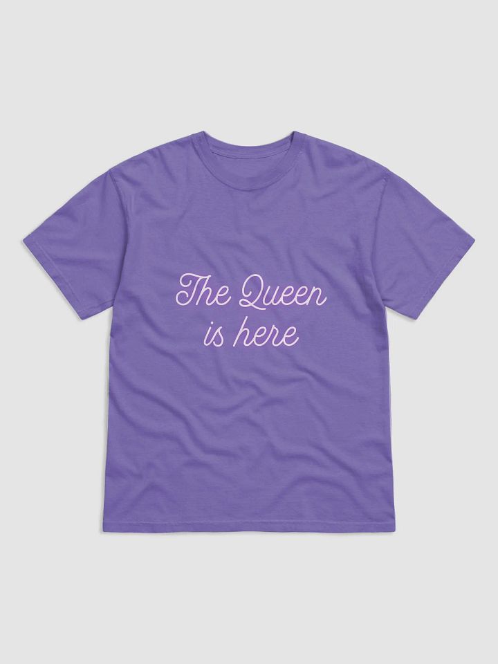 The queen is here product image (1)