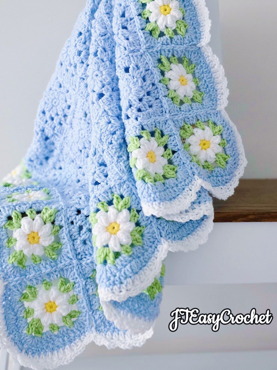 Easy Crochet Pattern & VIDEO, Blue Flower Granny Square Blanket With Daisy Border product image (2)