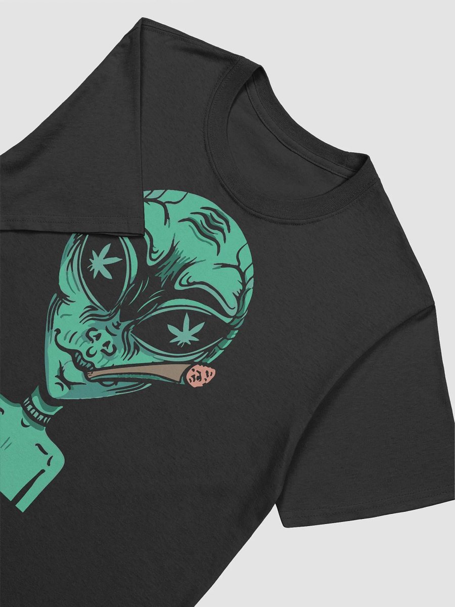 But is it art smoking alien t-shirt product image (3)
