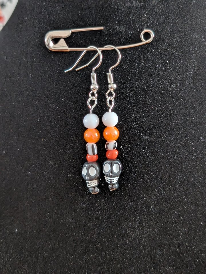 Halloween Skully Earrings! product image (1)