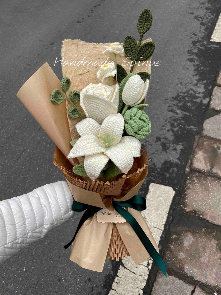White+Green Rose Crochet Knit Bouquet product image (2)