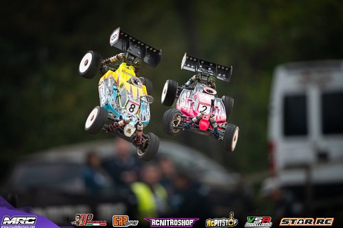Flying cars
 #picoftheday #livestreaming #rcracing #rccars #rccar #modellismorc #mrc #offroadrc #rcmotorsports #rclife