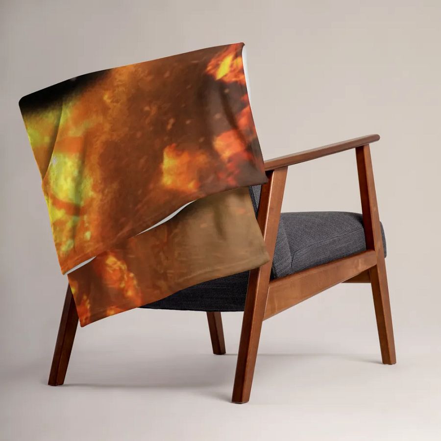 CrimsonThrowBlanket product image (3)