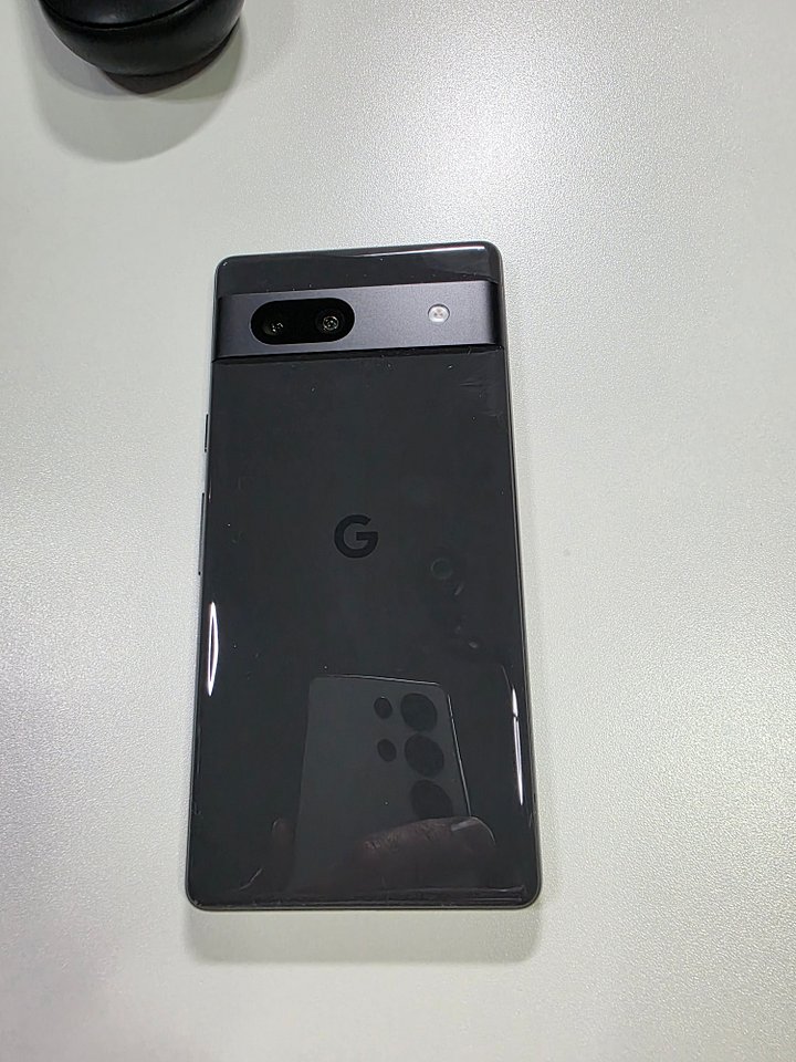 GrapheneOS Degoogled Pixel 7a product image (2)