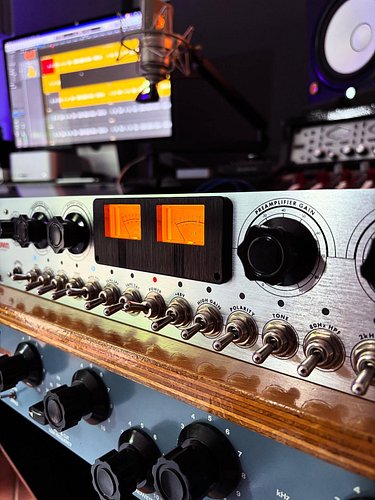 The WA-MPX is quickly becoming my favourite vocal preamp 🙌🏻 it just sounds good. @warmaudio nailed it in this one! #warmaudio...