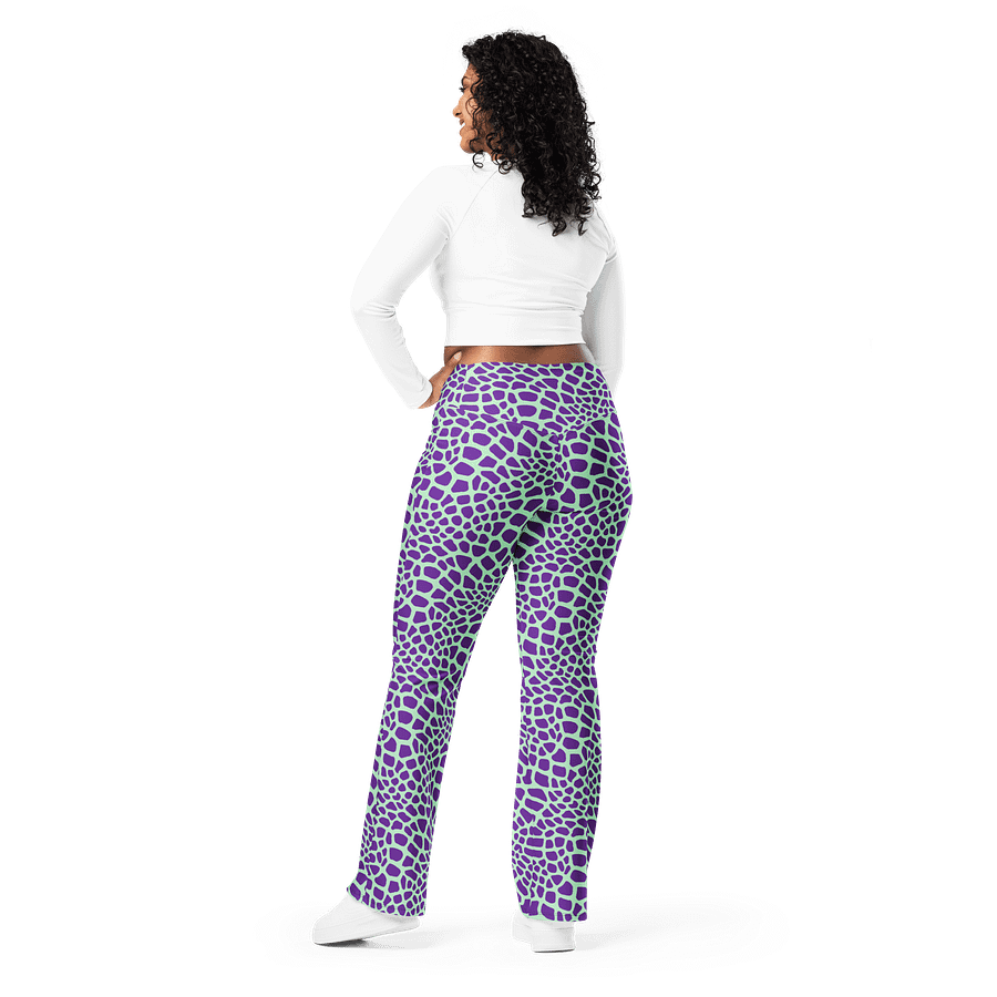 Green Giraffe Flare Leggings product image (6)