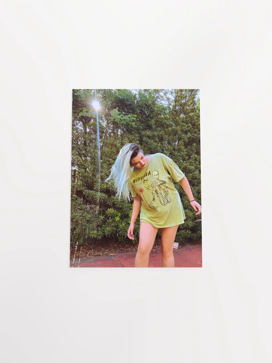 NEBBY VANA OVERSIZED T-SHIRT POSTER product image (15)