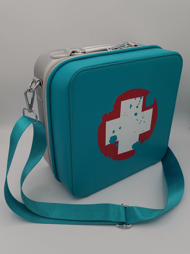 Team Fortress 2 Medkit Bag product image (1)