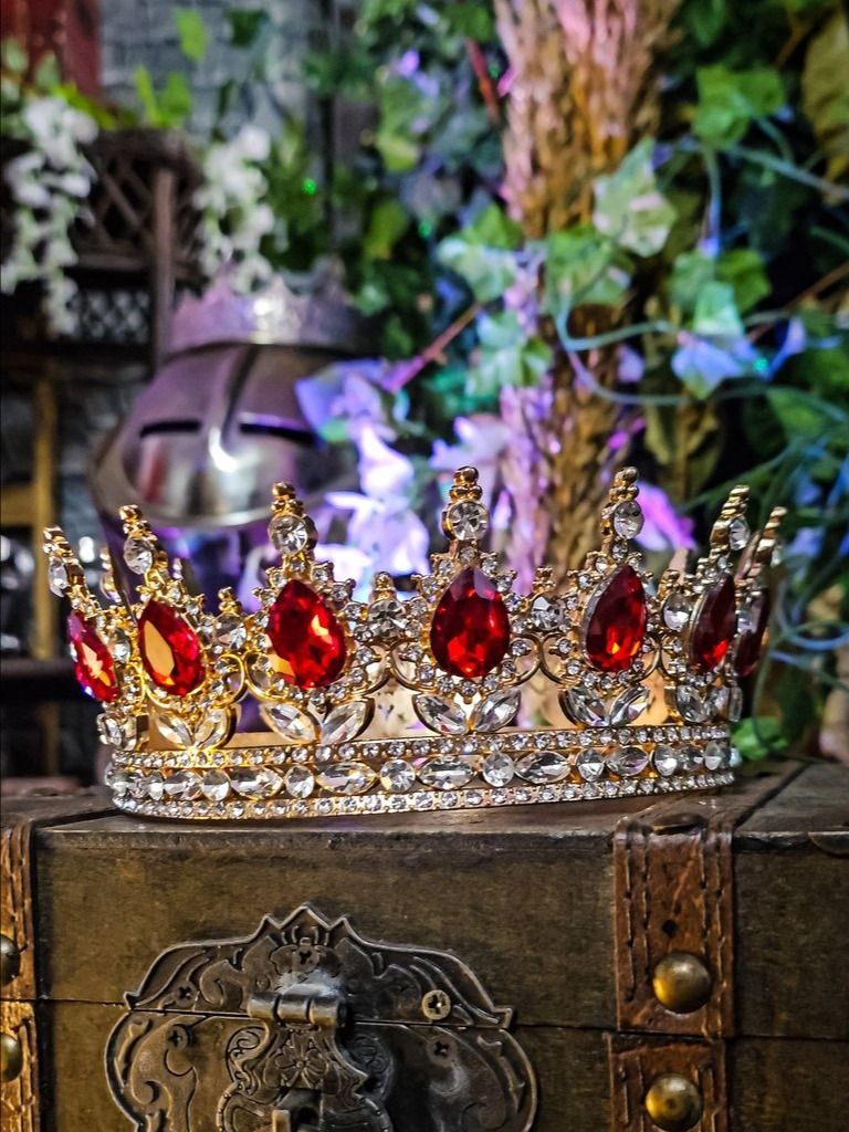 The Armored Kingdom Ruby Red Queens Crown (Gold) product image (5)