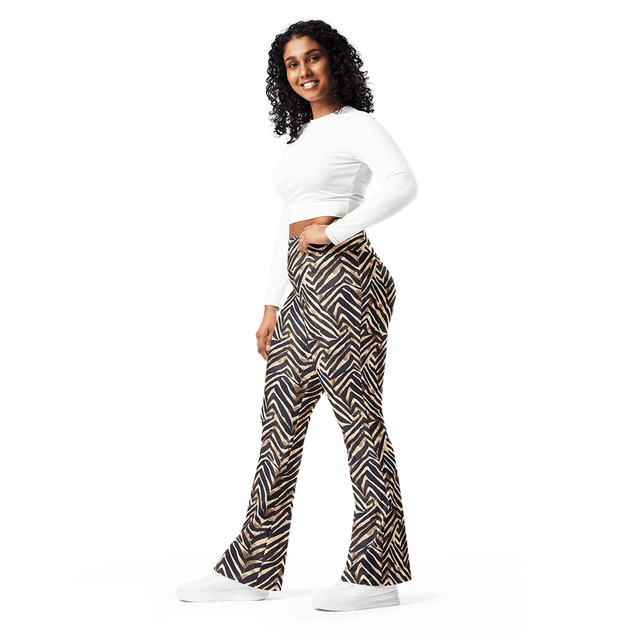 Snake Skin Flare Leggings product image (10)