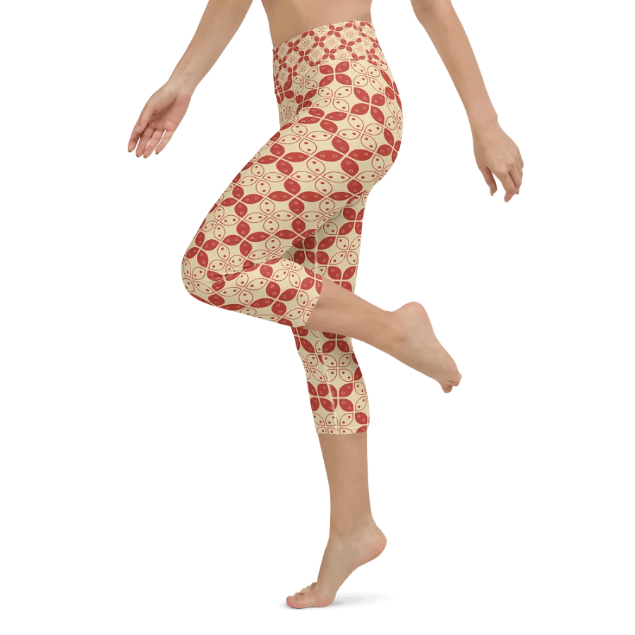 Batik Kawung Capri Yoga Leggings product image (6)