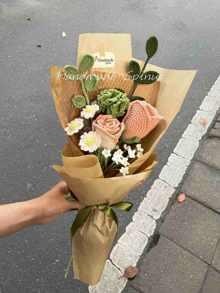 Summer Cappuccino Rose Crochet Knit Bouquet product image (2)