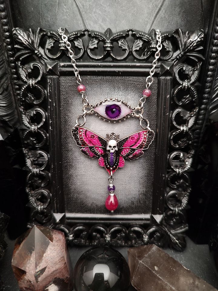 Familiars - Fuchsia Flare Moth product image (1)