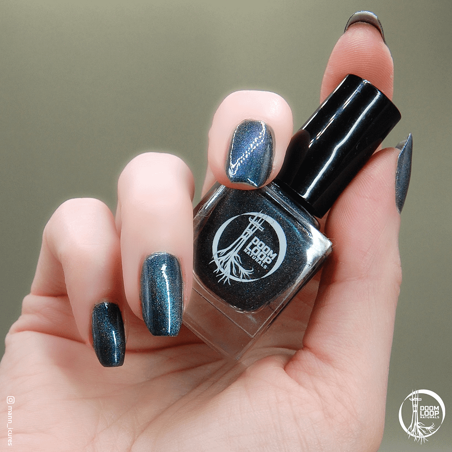 THE WEIGHT OF THE STARS - Deep Blue Black Magnetic Holo Nail Polish product image (4)