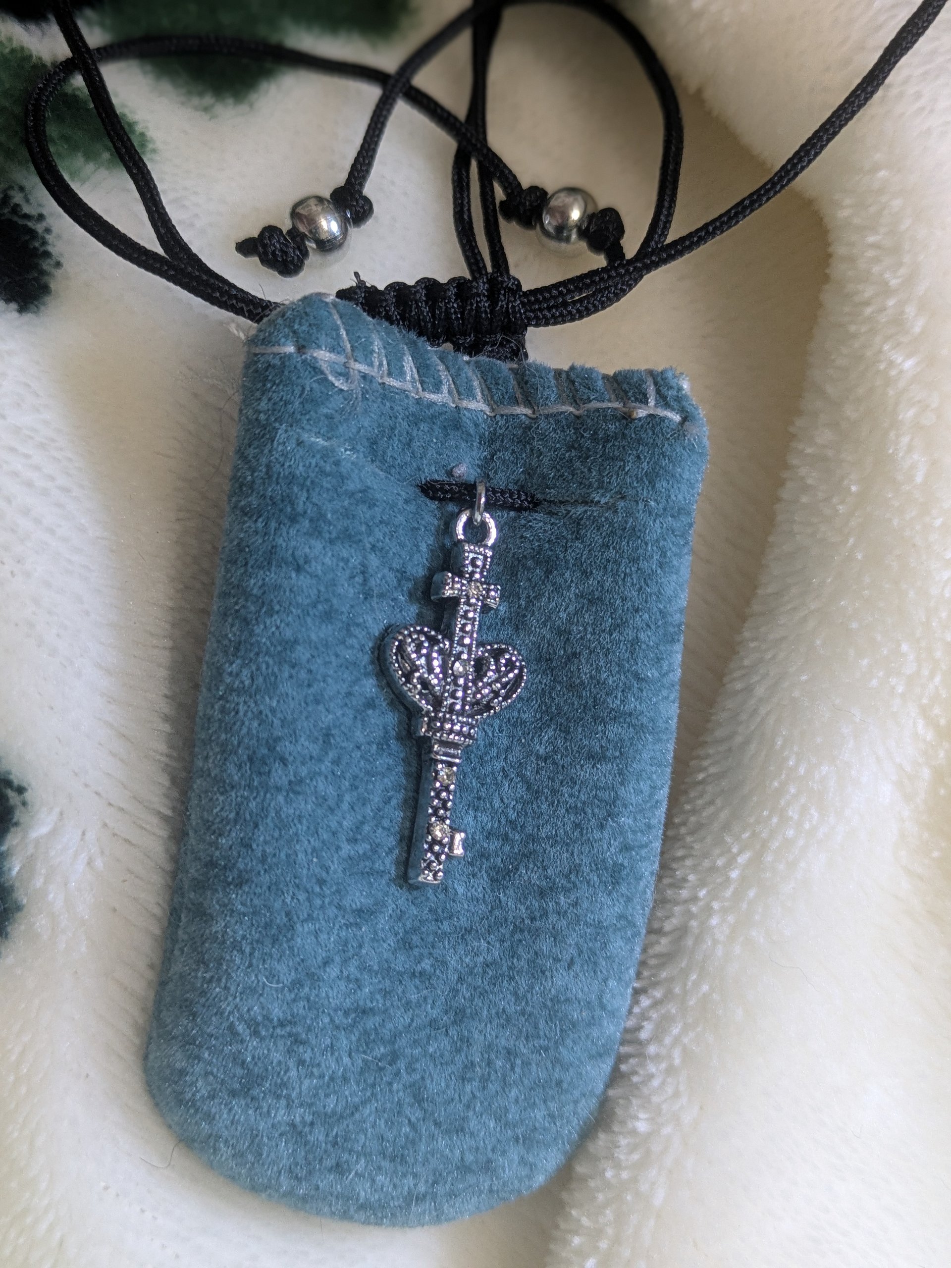 Royal-Key Adjustable Pouch Necklace product image (1)