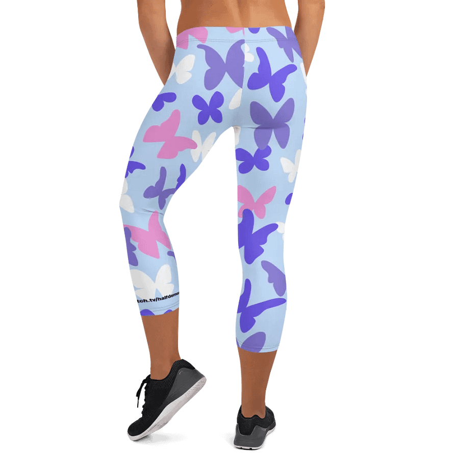 Butterfly All-Over Print Capri Leggings product image (6)