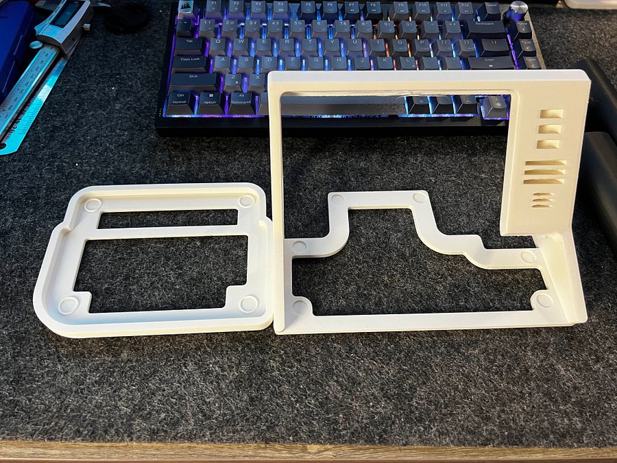 BEACN Mix Create + Studio Desk Mount product image (2)