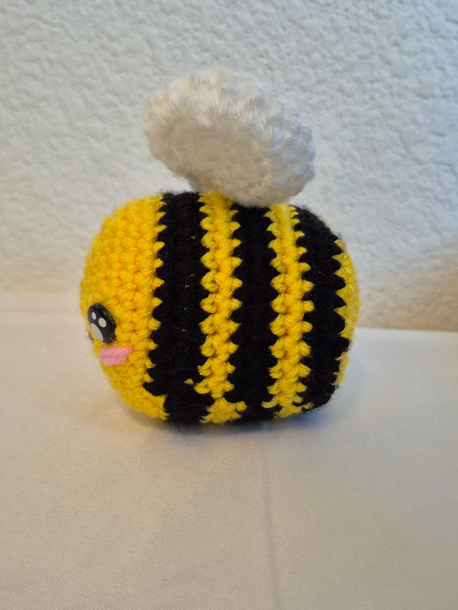 Bee product image (2)