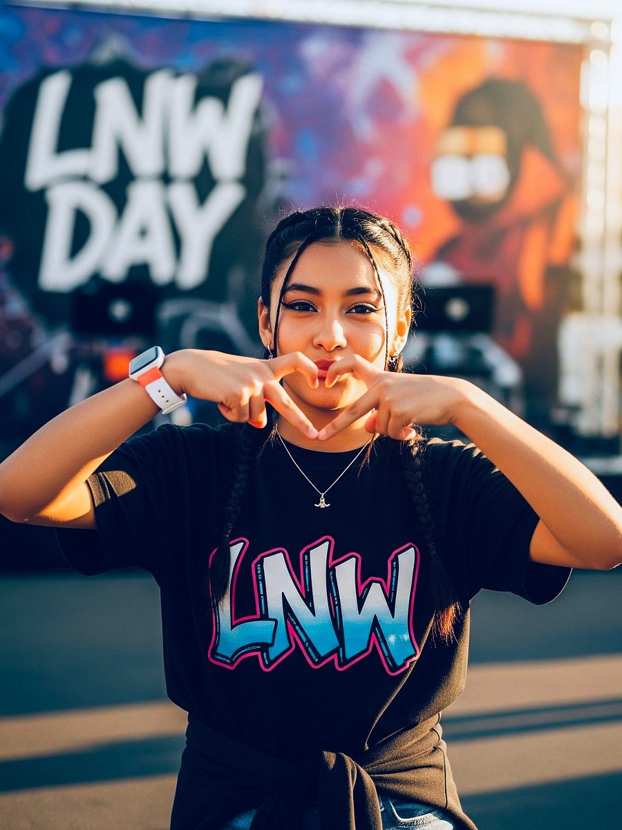 LNW Mandy x Aroma T-shirt product image (2)