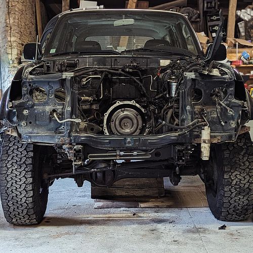 Un peu de travail sur un Toyota hdj 80