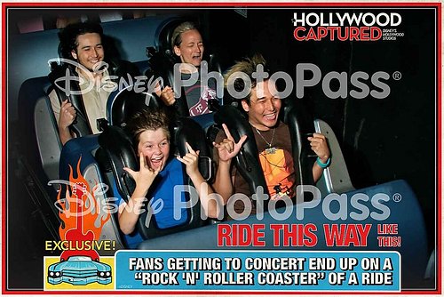 It was fun Rock ‘n’ Rollercoaster. You will be missed… Also don’t mind my hair, I know it’s bad