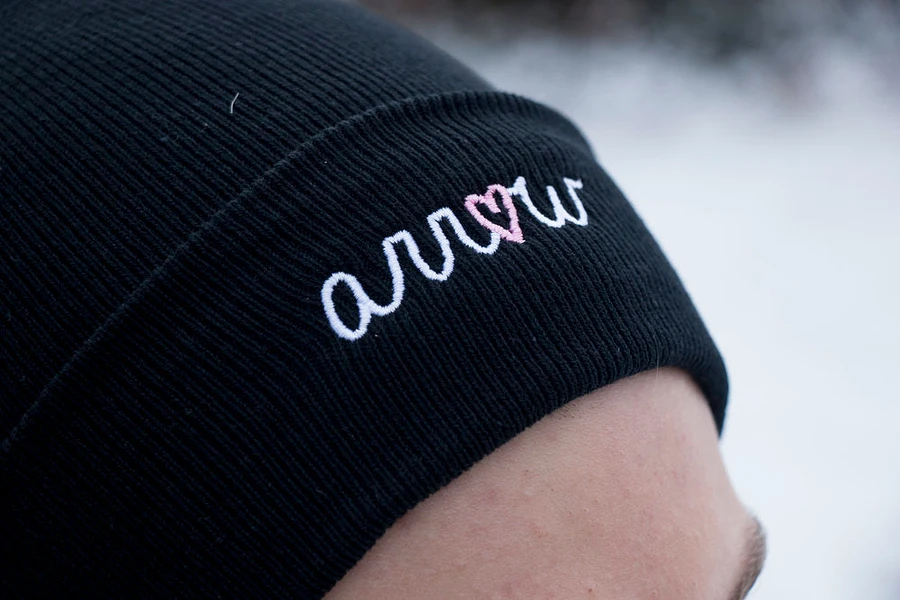 beanie (pink & black) product image (4)
