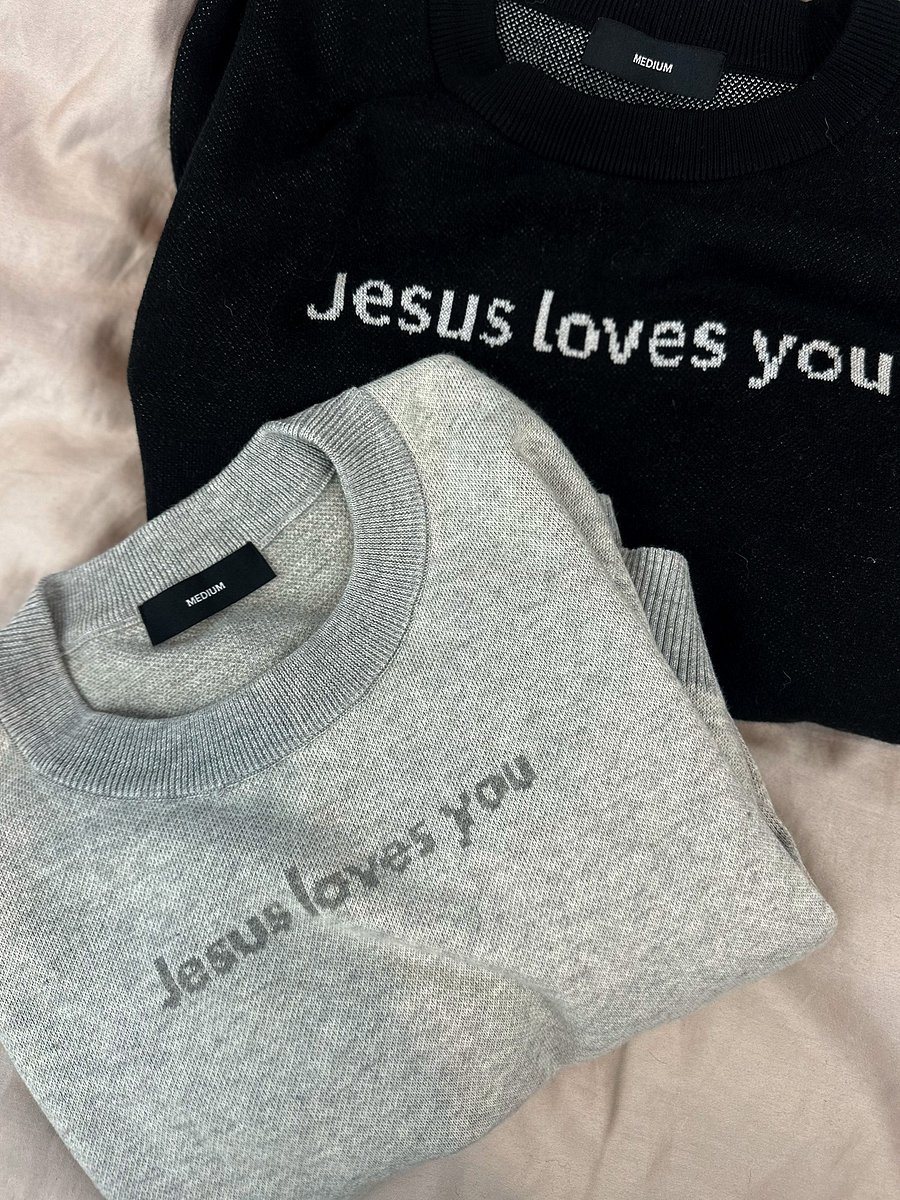 Unisex ‘Jesus Loves You’ Knitted Sweater | Grey product image (4)
