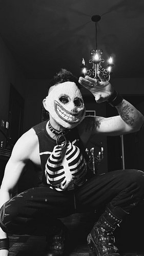 Sandy Claws we are coming for you! Just need to find Shock and Lock... meanwhile sing with me LA LA LA LAAA LAA LAAAAAA, LA L...
