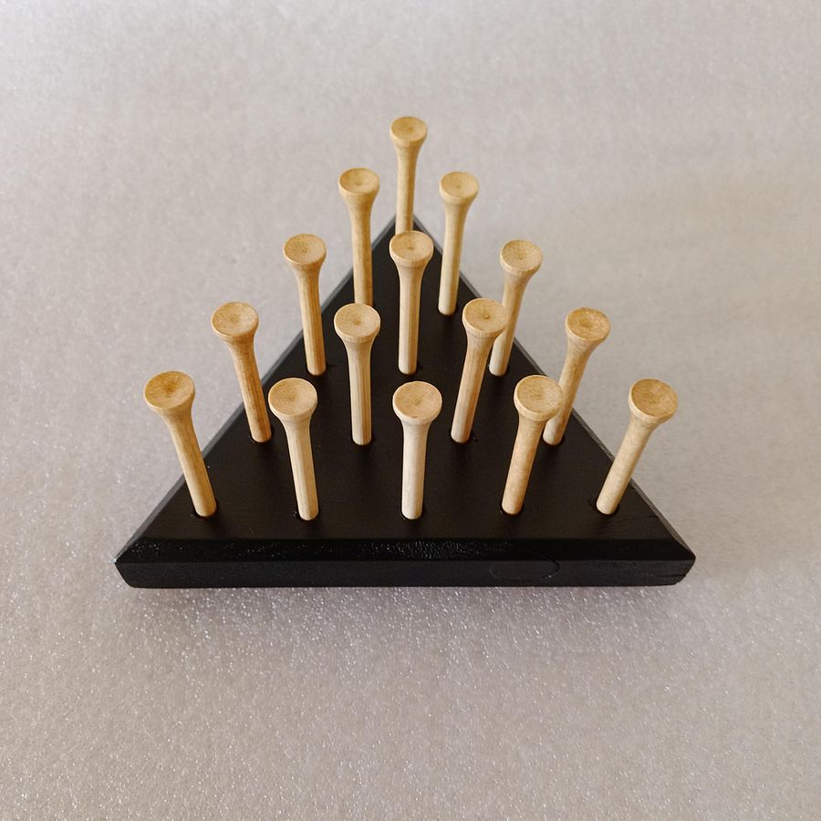 Triangle Peg Game with BLACK Base product image (4)