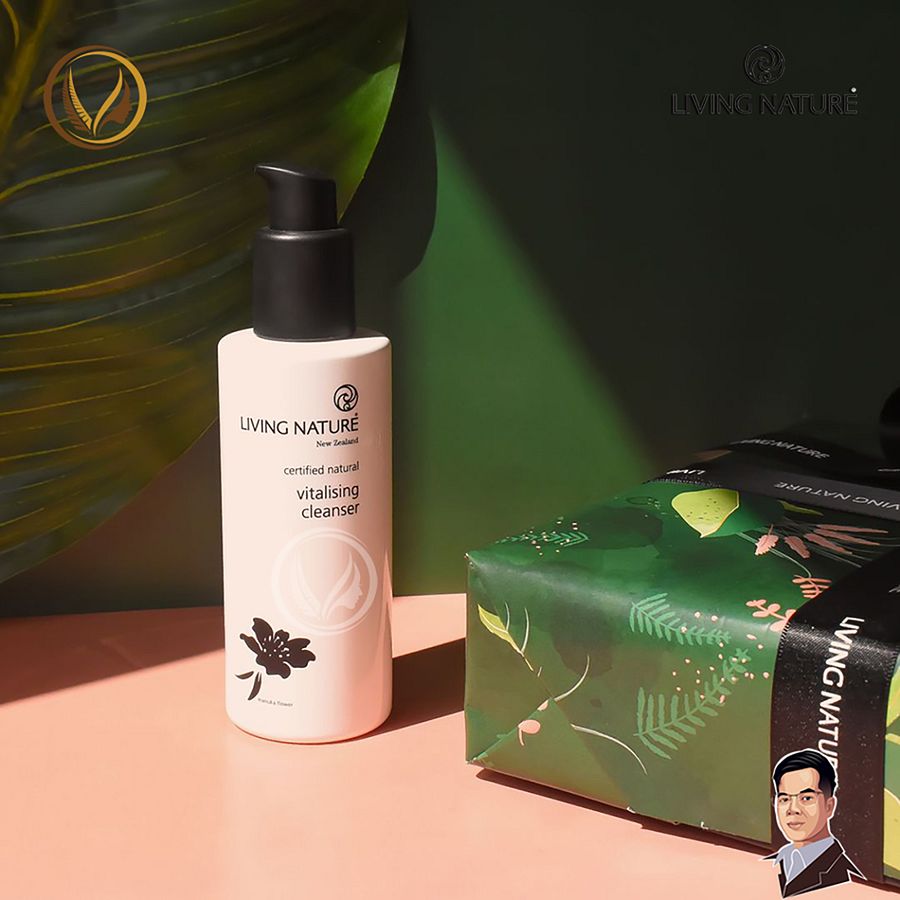 Sữa rửa mặt da khô Living Nature Vitalising Cleanser 120ml product image (3)