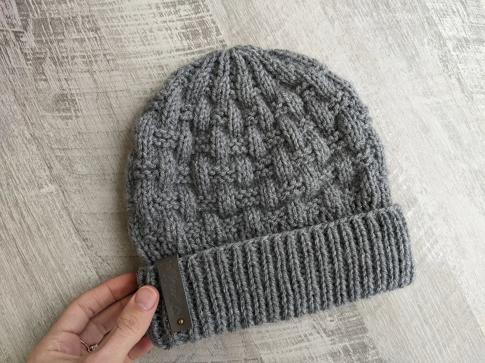 Knit Hat with Folded Brim Pattern for Men product image (8)